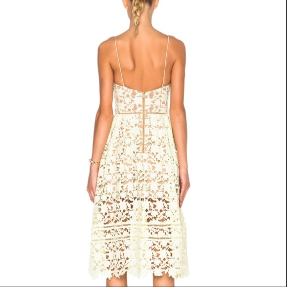 ❤️SOLD❤️ SELF PORTRAIT AZALEA LACE DRESS - Picture 3 of 7